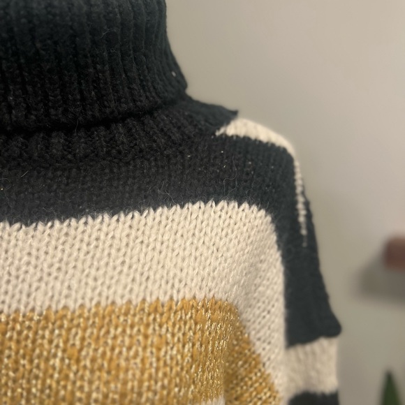 ALLISON JOY HIGH NECK SWEATER SIZE SMALL - Picture 3 of 6